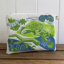 Load image into Gallery viewer, Town &amp; Country Badger Purse
