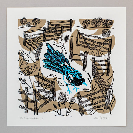 Juillet 2023 Seconds Sale 39 - Take Flight Magpie linogravure et sérigraphie