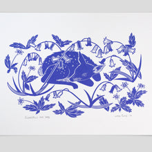 Lade das Bild in den Galerie-Viewer, Handgezogener Siebdruck „Glockenblumen und Hirsche“. 
