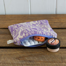 Load image into Gallery viewer, Screen printed small Lavender Purse
